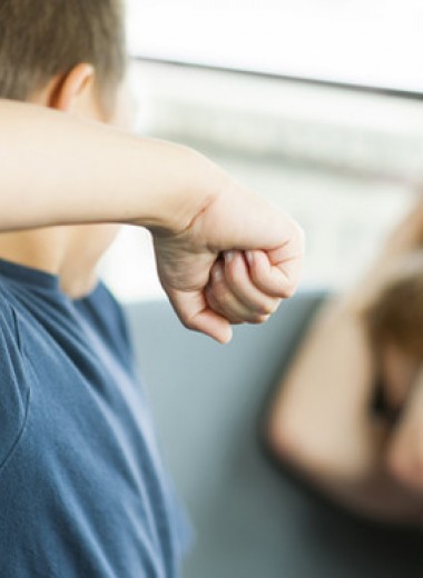 Гроза школы: что делать, если ваш ребенок издевается над другими детьми