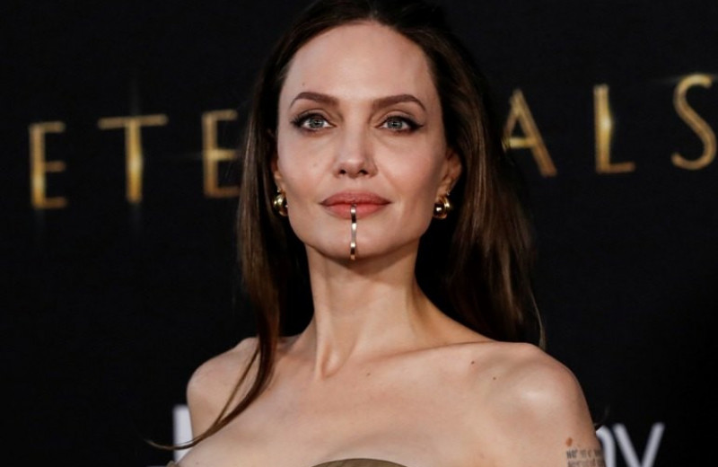 После премьеры «Вечных» эксперт рассказал, как менялось лицо Анджелины Джоли