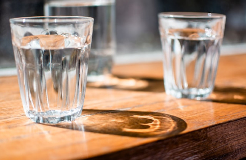 Сколько воды нужно пить в день и чем опасно обезвоживание