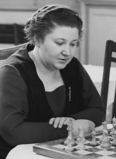 Вопреки насмешкам: как Вера Менчик стала первой чемпионкой мира по шахматам