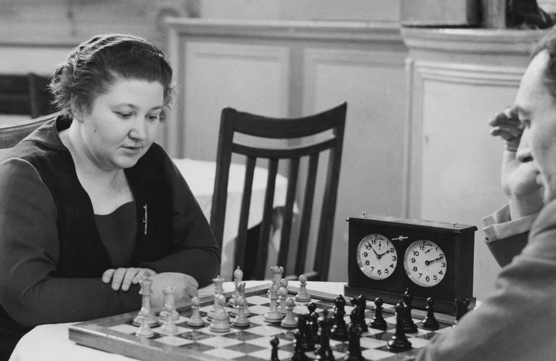 Вопреки насмешкам: как Вера Менчик стала первой чемпионкой мира по шахматам