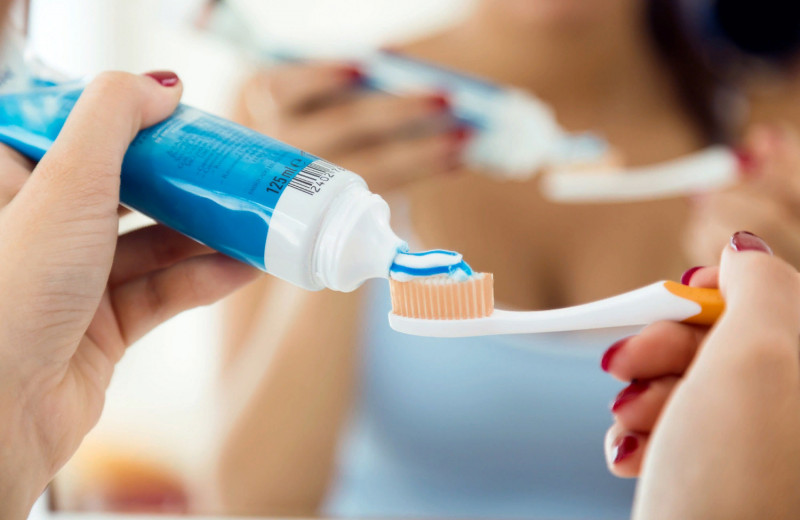 Как использовать зубную пасту в хозяйстве: топ-10 гениальных лайфхаков для дома, которые пригодятся каждому
