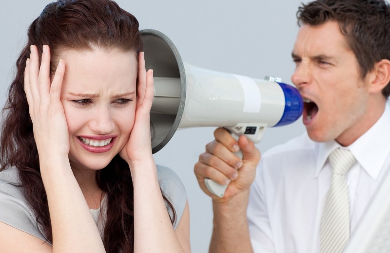 Совет от Cosmo: что делать, если начальник позволяет себе на тебя кричать