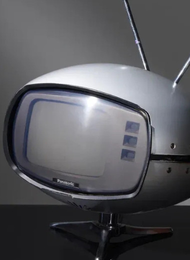 «Внимание, земляне!» Топ-7 самых прикольных телевизоров эпохи Гагарина и Армстронга