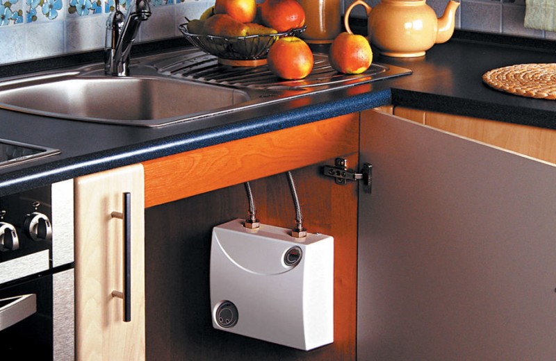 Выбираем проточный электрический водонагреватель для квартиры: модели на любой вкус
