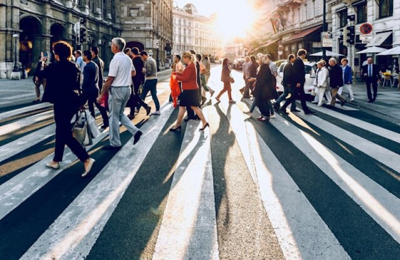 Исследования показывают: пешеходы сегодня ходят быстрее. Почему это происходит?