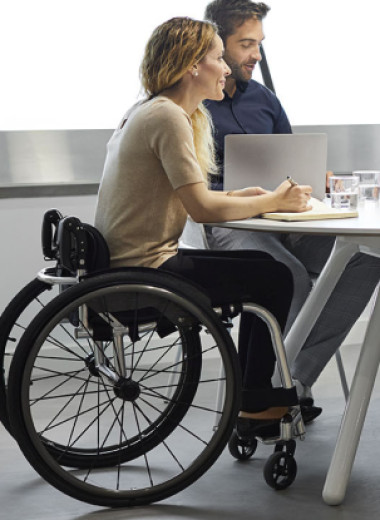 Дефицитные кадры: почему бизнесу так сложно нанимать сотрудников с инвалидностью