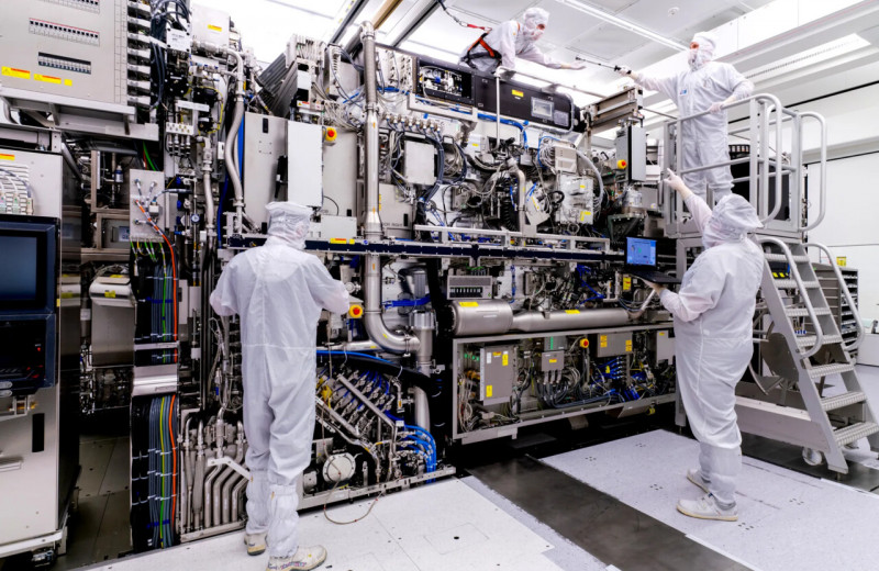 «‎Невозможно создавать микросхемы без машин ASML»‎: голландская компания, от которой зависят Apple, Samsung и Intel