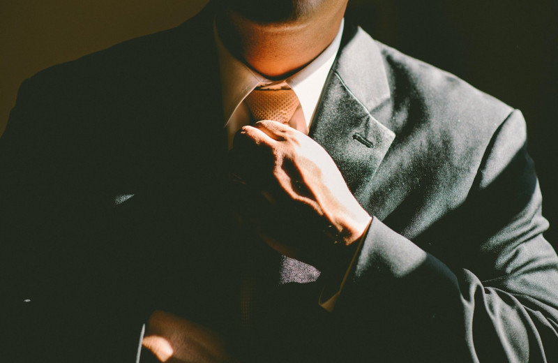 Как завязывать галстук: 4 простых способа, с которыми справится каждый