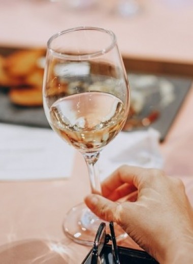 Правда ли, что выпивать пару бокалов вина в день полезно?