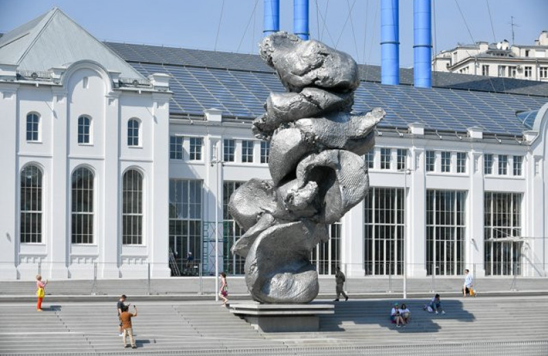 Почему «Большая глина №4» Урса Фишера — это все-таки искусство. Аргументы за самый спорный памятник в Москве