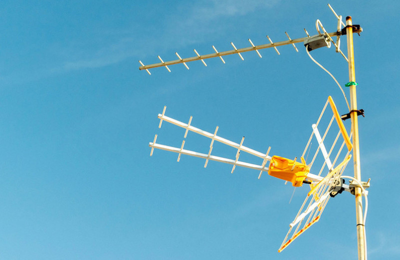 Нужна ли современному телевизору антенна?