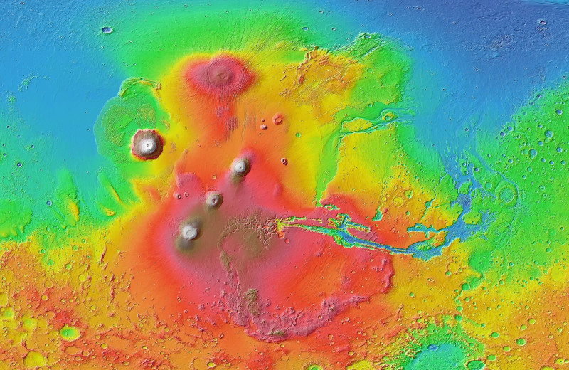Геологи посчитали глобальную толщину и плотность коры Марса