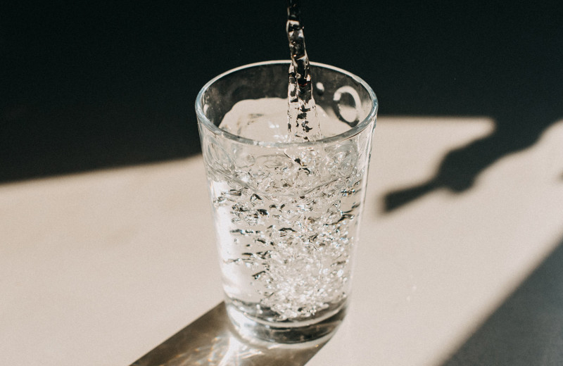 Как пить больше воды: 7 советов, которые помогут похудеть и выглядеть свежее