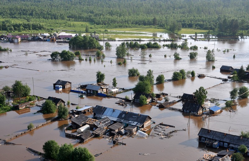 «Плывем по улице Ленина»: что жители Иркутской области рассказывают о наводнении