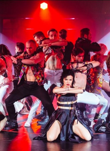 Мария-Антуанетта, секс и рок-н-ролл: шоу LOVESICK на сцене «Ленинград Центра»