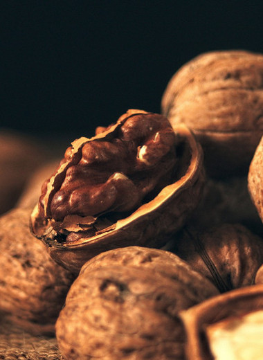 Польза грецких орехов для мужчин: 7 причин включить их в рацион