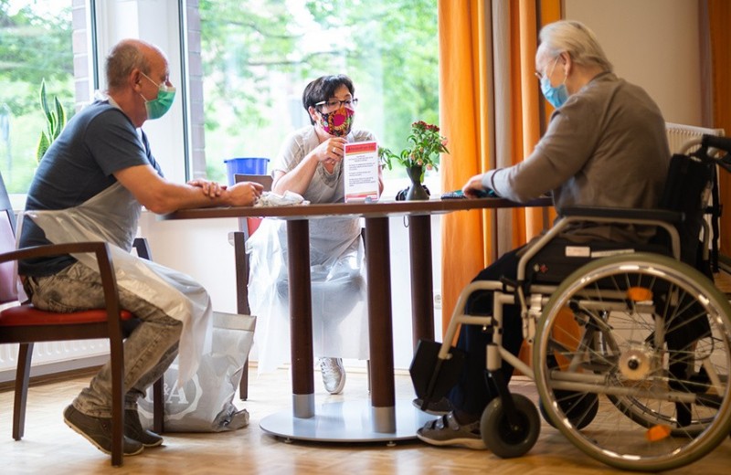 Дом престарелых как бизнес-проект: как заработать на уходе за пожилыми с помощью государства