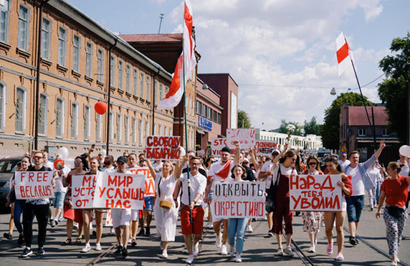 Почему белорусский режим не пал под напором толпы