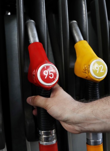 Росстат зафиксировал рост цен на бензин в мае на 17,5%