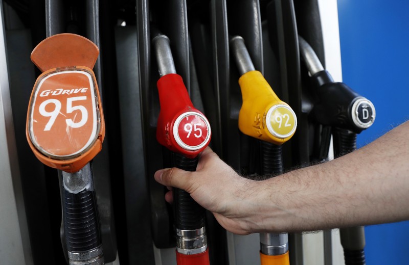 Росстат зафиксировал рост цен на бензин в мае на 17,5%