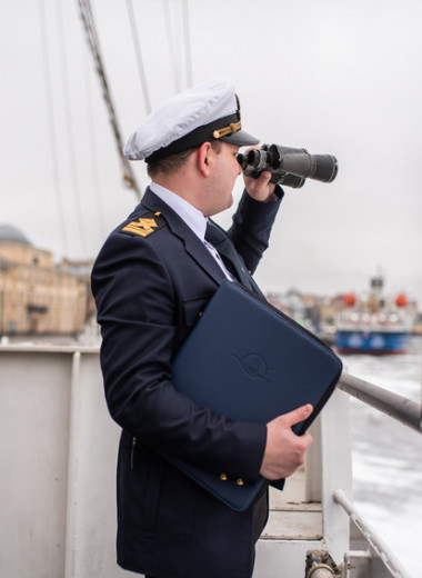 Капитанская папка: как моряк из Петербурга превратил хобби в бизнес на 150 млн рублей