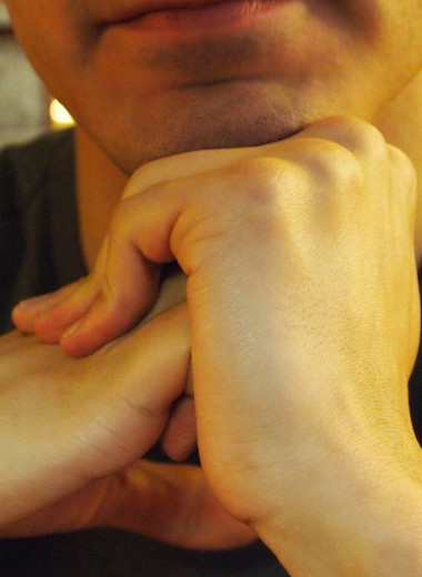 Стоит ли перестать хрустеть пальцами? Узнайте мнение экспертов о развитии артрита!