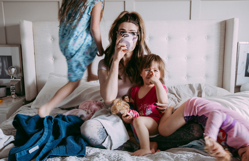 Плохая, плохая мать: как мы на самом деле относимся к молодым матерям