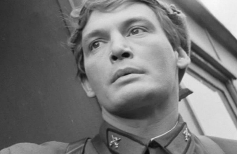Почему Василий Лановой три раза отказывался от роли в «Офицерах»?