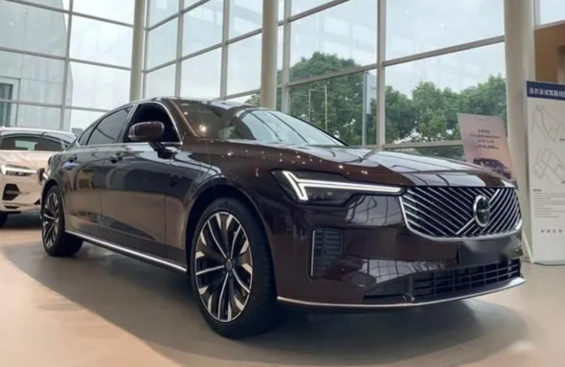 Обновленный Volvo S90 сбросил в цене: как шведы пытаются изменить судьбу модели