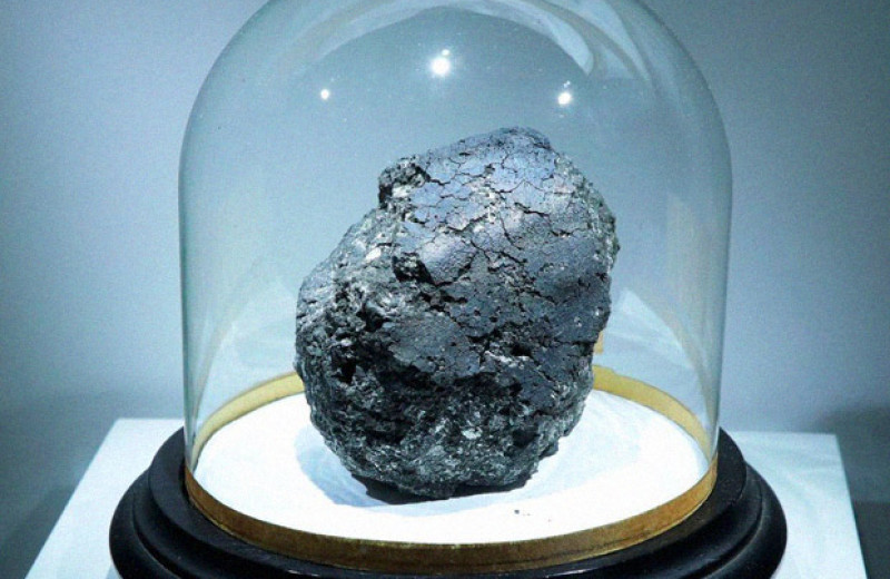 Углеродистые метеориты заподозрили в доставке воды на Землю