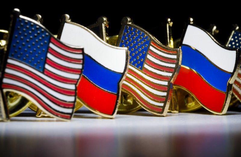 «Надо послать мощный сигнал Кремлю и рынкам». В Конгрессе США обсудили санкции против России