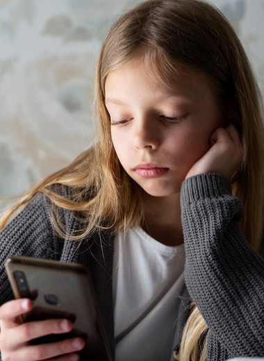 Сколько времени можно проводить ребенку с гаджетами?