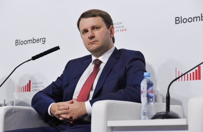 Орешкин возложил на банки ответственность за закредитованность россиян