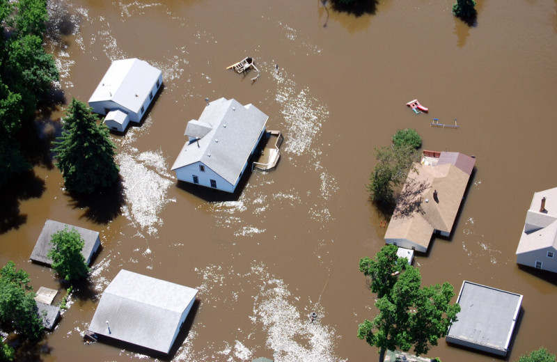 «Не понял и утонул»: почему мы не слушаем предупреждения о катаклизмах