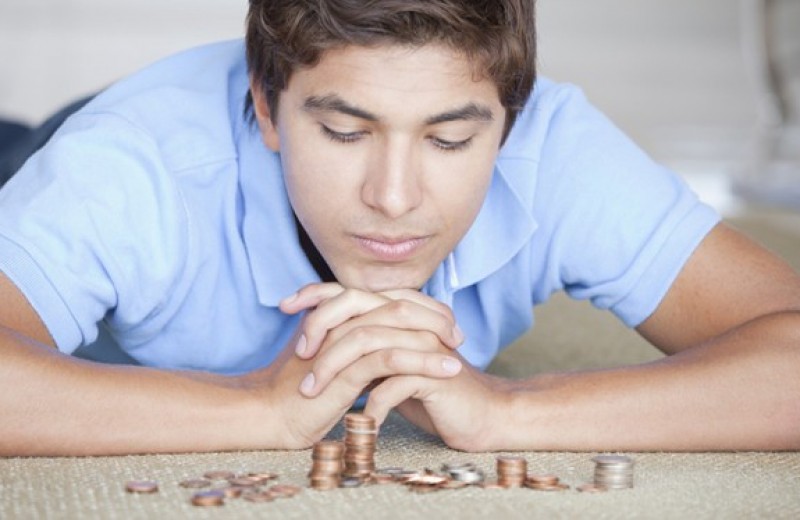 Должен ли взрослый ребенок давать деньги в семью?