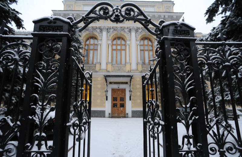 Догматический монетаризм или новое кеинсианство