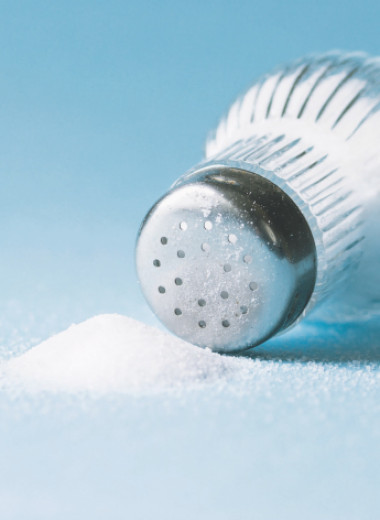 Не сыпь на рану. 10 продуктов, содержащих наибольшее количество скрытой соли