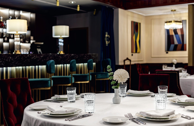 Равные среди первых