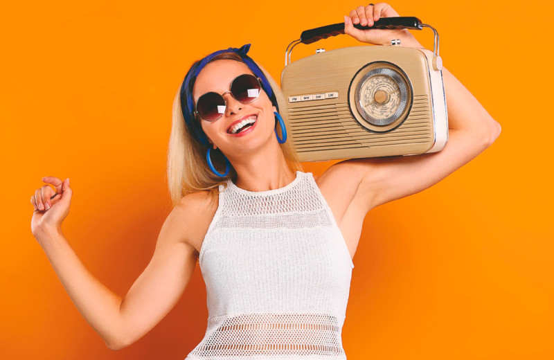 Поет вся страна