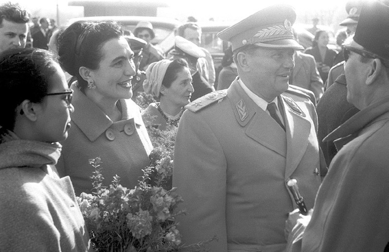 Совершенно не секретно
