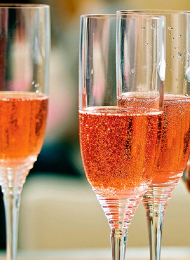 Всем шампанского!