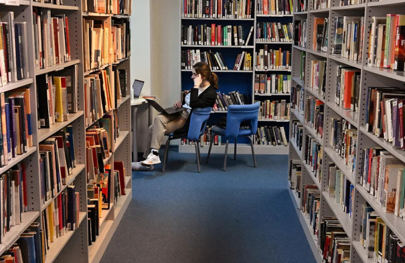 Быть или не быть, или о судьбе бумажных библиотек