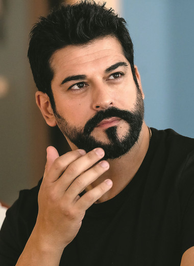 Бурак Озчивит. Великолепный век