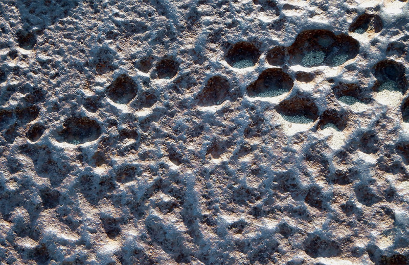 Вода показывает зубы