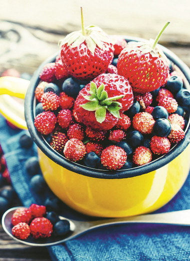 Вкусный сезон. 8 самых полезных ягод: каждая по-своему неповторима и полезна