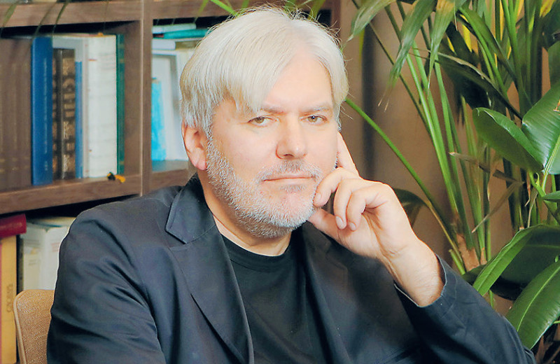 Евгений Водолазкин: Через ИИ можно увидеть Бога как творца