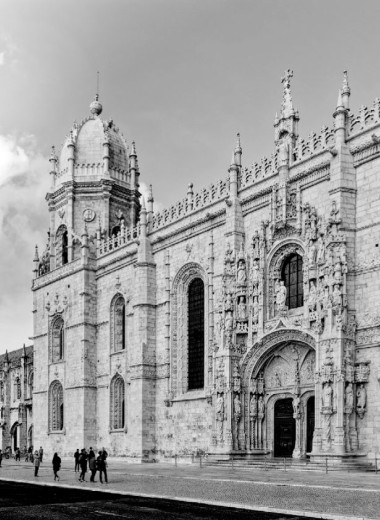 Путешествия во времени и пространстве