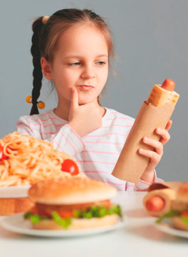 Как спасти ребёнка от «мусорной еды»?