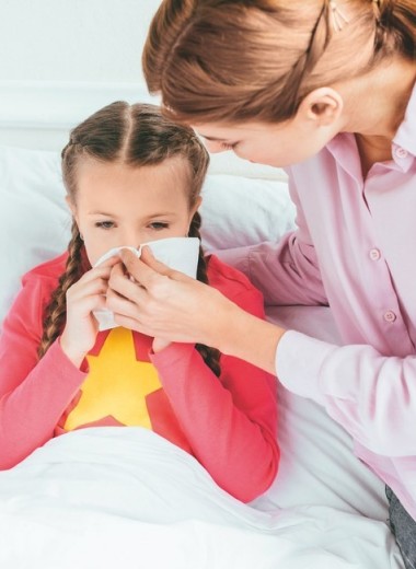 Лечить простуду, а не залечивать ребёнка